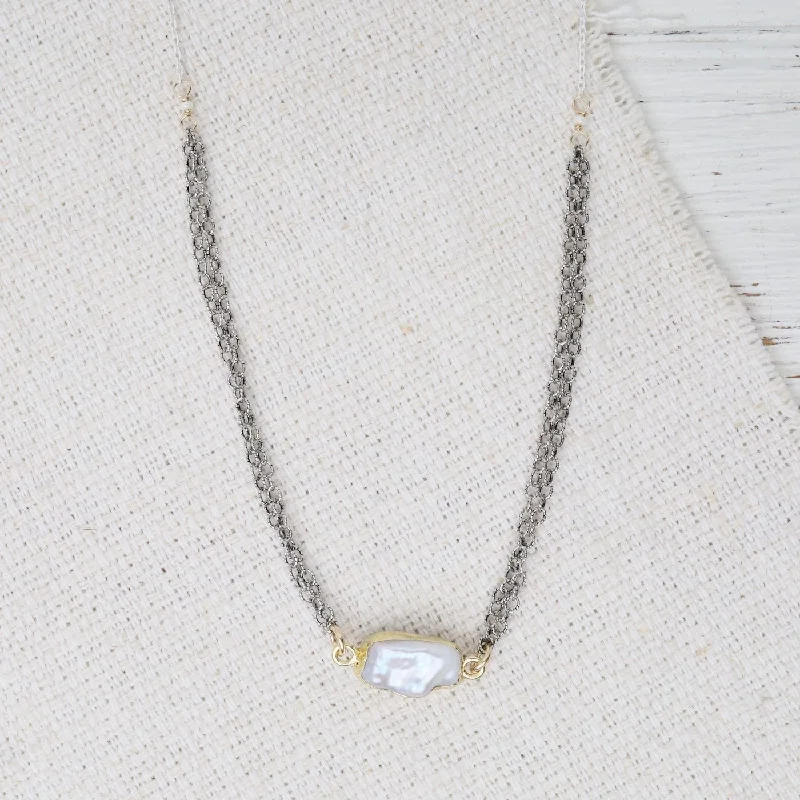 Simple Crystal Pendant Necklaces For Everyday Style-Pearl Center Two Tone Necklace