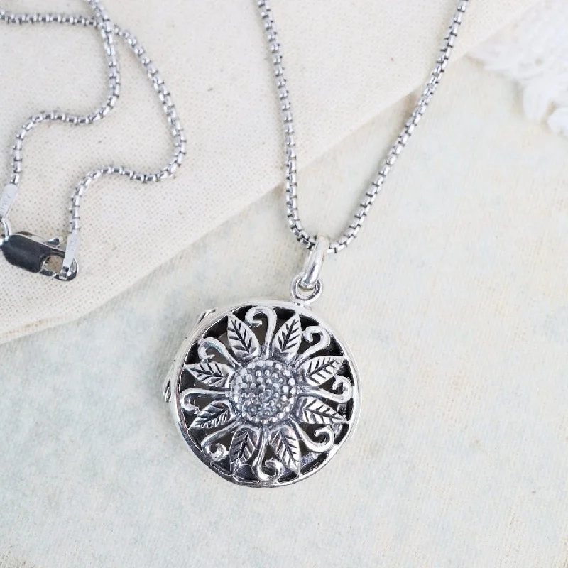 Elegant Multi-Layered Necklaces For Fashionistas-Open Work Daisy Round Locket Necklace