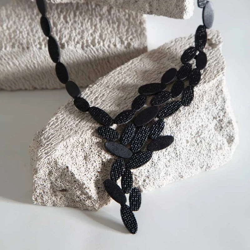 Simple Pearl Necklaces For Everyday Wear-Black Emma V Necklace