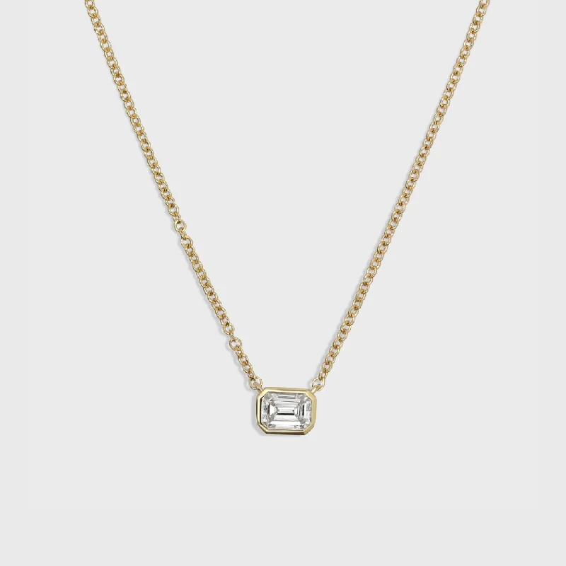 Vintage Pendant Necklaces For Retro Glam-Bezel Set Emerald Cut Pendant