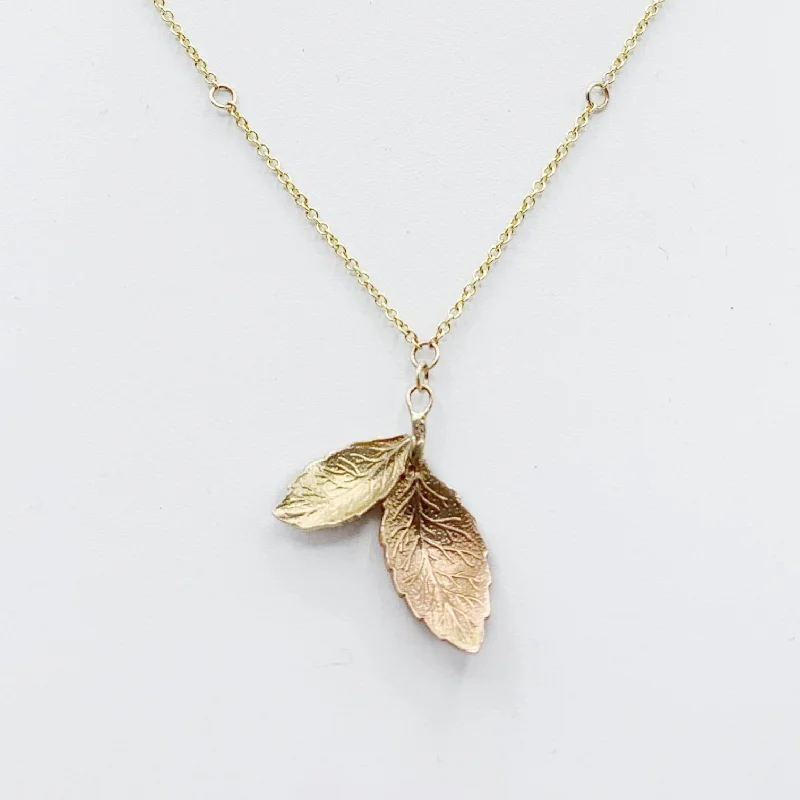 Vintage Bar Necklaces For Retro Fashion-Autumn Leaves in Yellow and Rose Gold